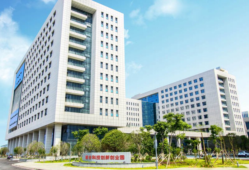 市场分析是企业了解市场需求、顾客偏好以及竞争态势的过程。它帮助企业制定有效的营销策略。